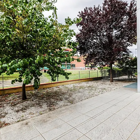 アパート La Rocca Home, Bilocale Con Giardino A