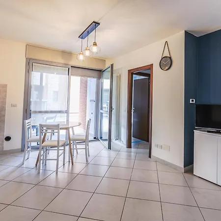 Daire La Rocca Home, Bilocale Con Giardino A *