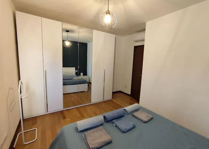 La Rocca Home, Bilocale Con Giardino A * フォルリ