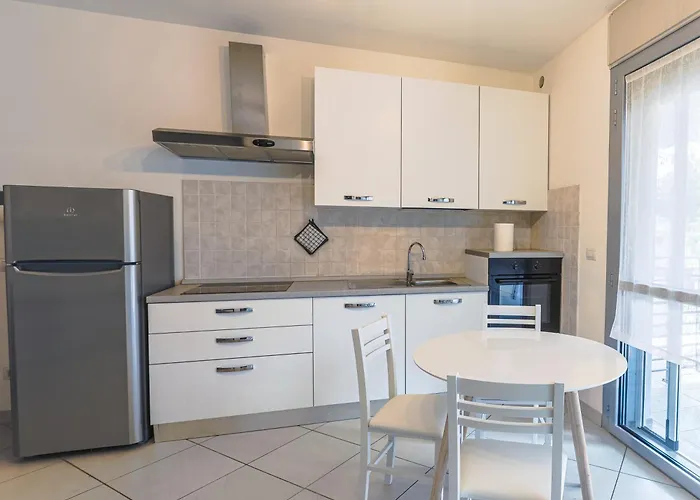 La Rocca Home, Bilocale Con Giardino A * フォルリ