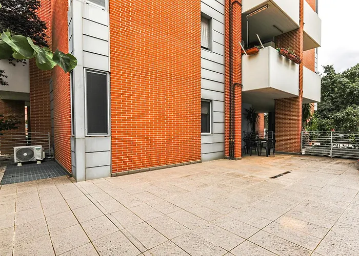 La Rocca Home, Bilocale Con Giardino A