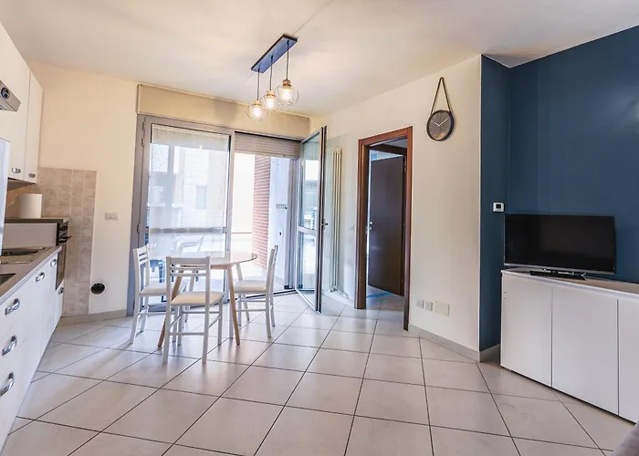 Daire La Rocca Home, Bilocale Con Giardino A *